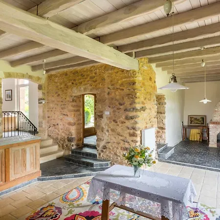 Rouffignac-saint-cernin-de-reilhac Sleeps 18
